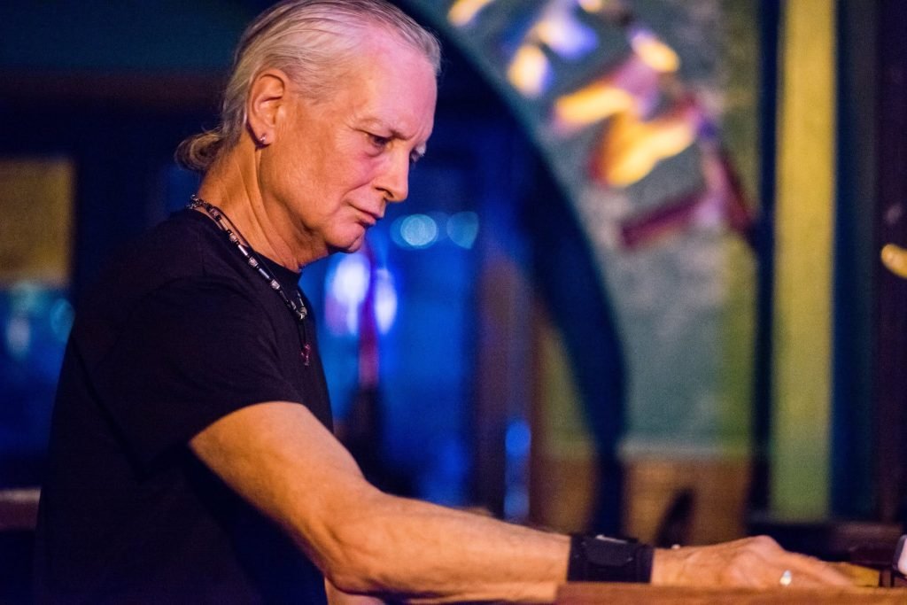 Tucson Musician Spotlight: Mark Holladay 13 doc mark holladay 2016 bill moeller photo